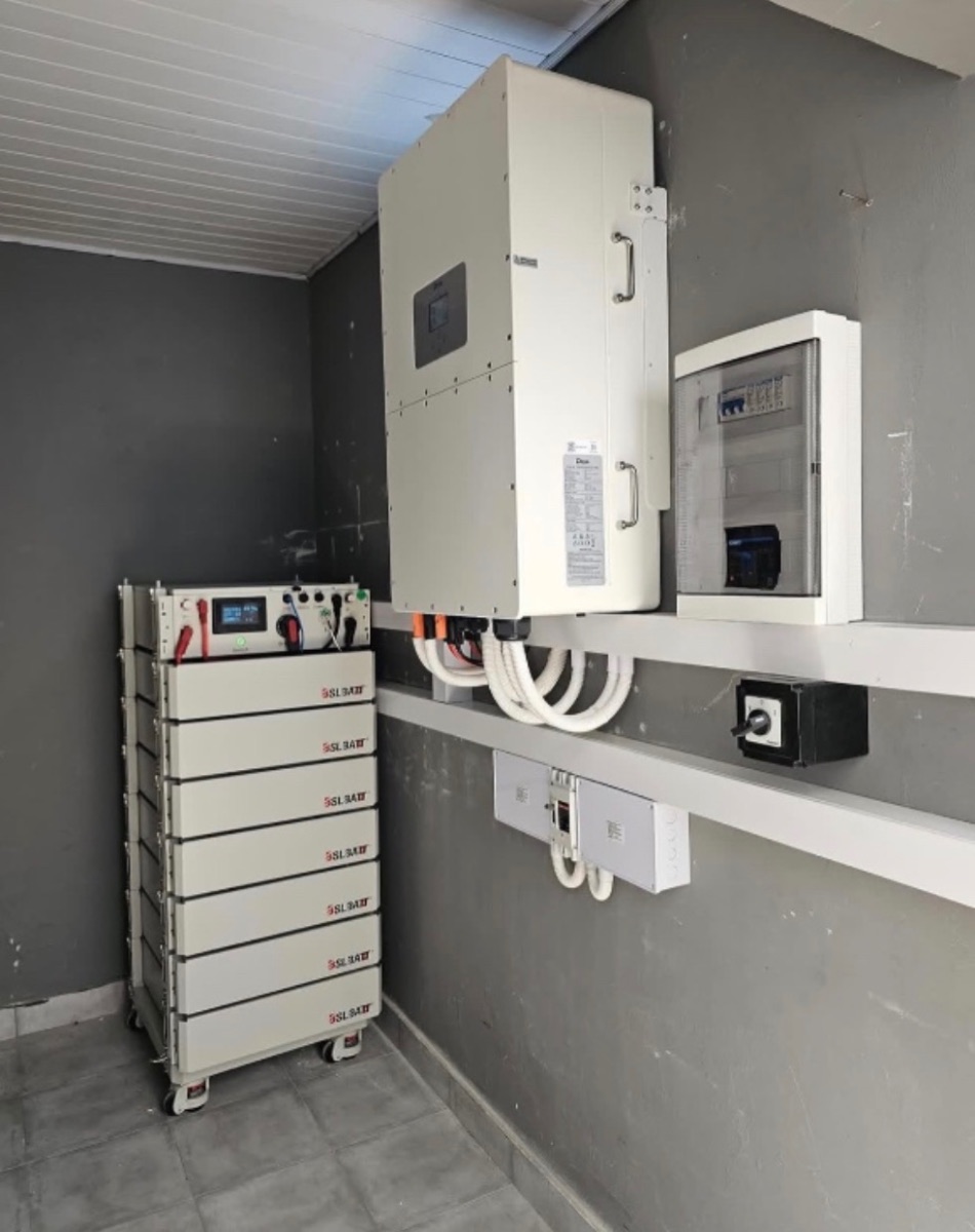 Why Is My Solar Battery Not Charging? 9 Common Causes | Zookie Solar
